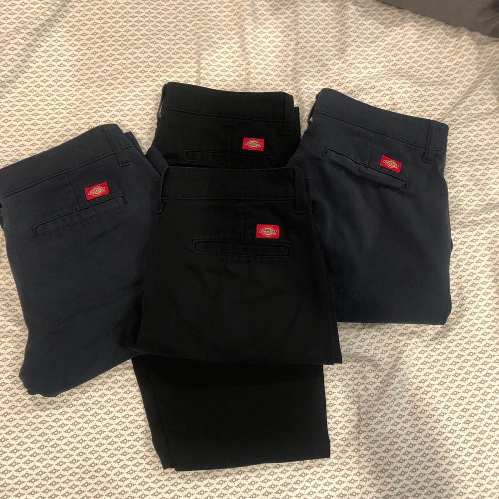 SOLD DO NOT BUY.   Women’s Dickies Pants
